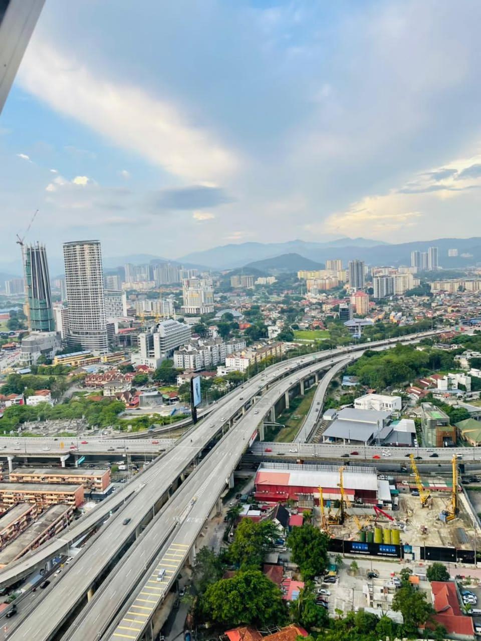 Scarletz Suites Klcc By Gc Luxury Suites Kuala Lumpur Esterno foto